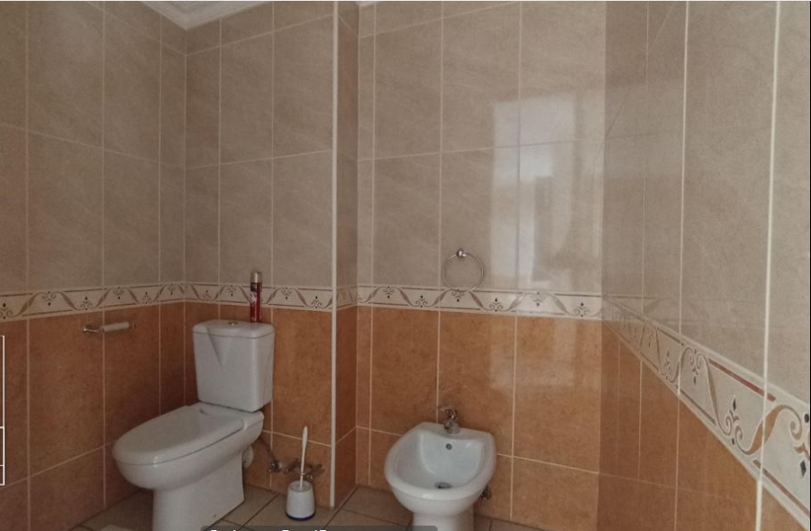 8 Bedroom Property for Sale in Kyalami Estates Gauteng