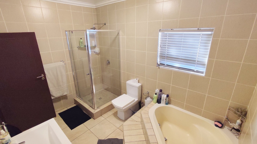 3 Bedroom Property for Sale in Amberfield Gauteng