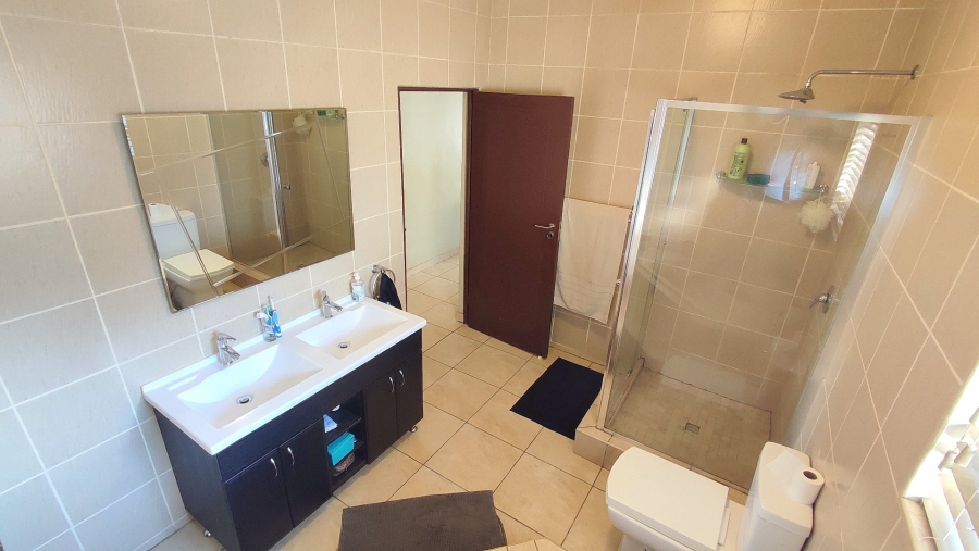 3 Bedroom Property for Sale in Amberfield Gauteng