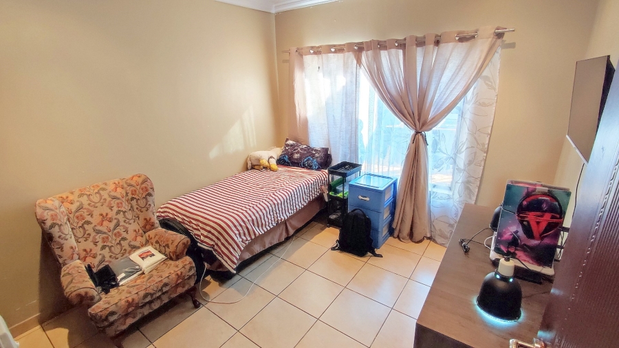 3 Bedroom Property for Sale in Amberfield Gauteng