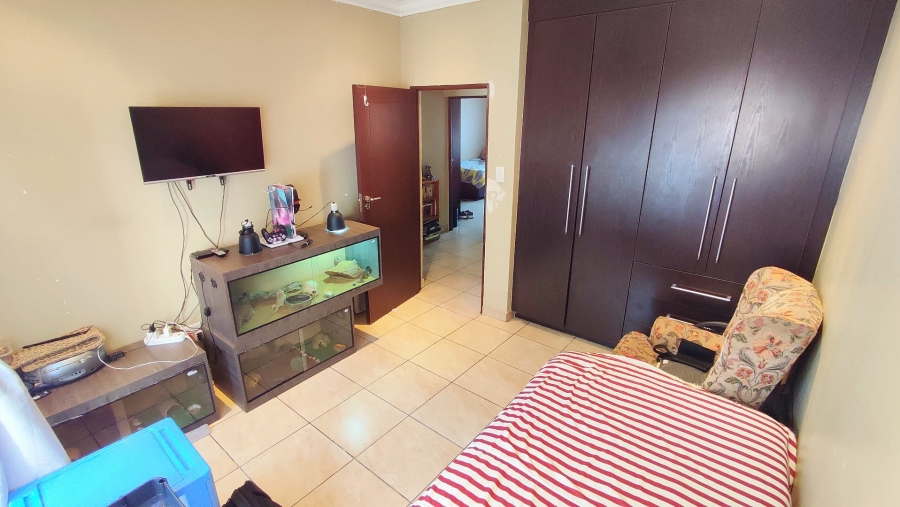 3 Bedroom Property for Sale in Amberfield Gauteng