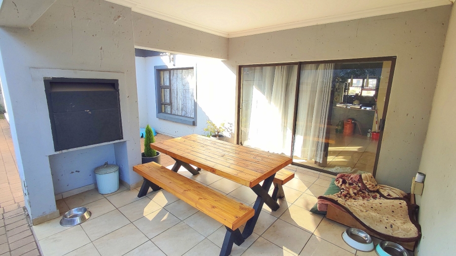 3 Bedroom Property for Sale in Amberfield Gauteng