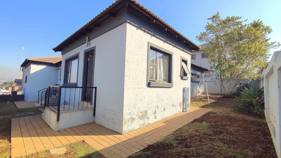 3 Bedroom Property for Sale in Amberfield Gauteng