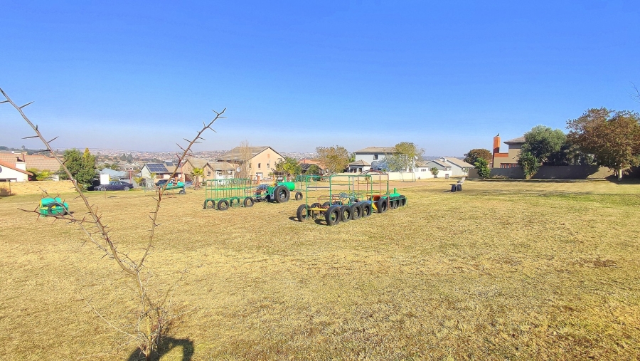 3 Bedroom Property for Sale in Amberfield Gauteng