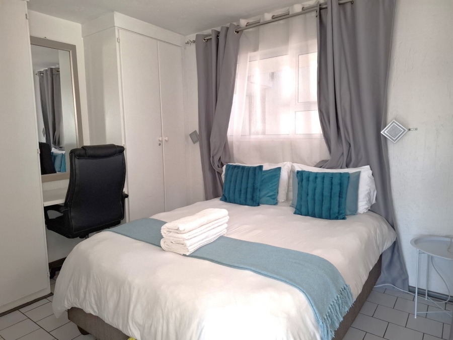 1 Bedroom Property for Sale in Sandton Central Gauteng