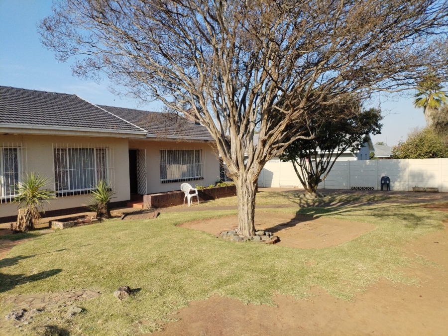 3 Bedroom Property for Sale in Selcourt Gauteng