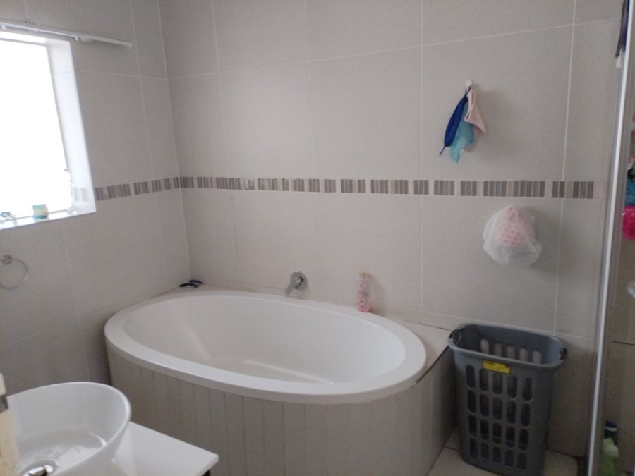 3 Bedroom Property for Sale in Selcourt Gauteng