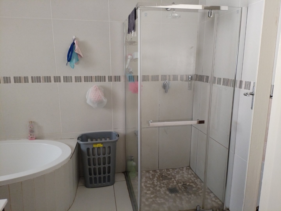 3 Bedroom Property for Sale in Selcourt Gauteng