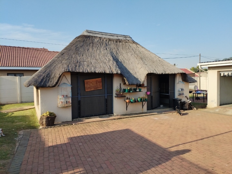 3 Bedroom Property for Sale in Selcourt Gauteng