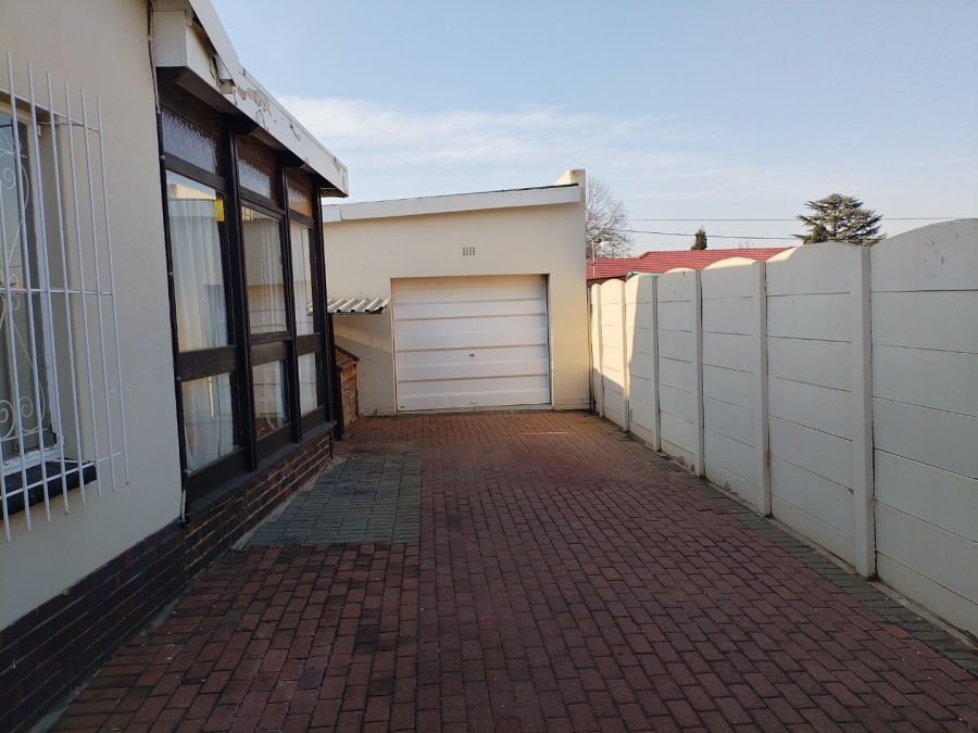 3 Bedroom Property for Sale in Selcourt Gauteng