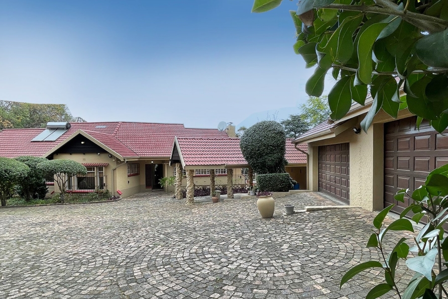 5 Bedroom Property for Sale in Bryanston Gauteng