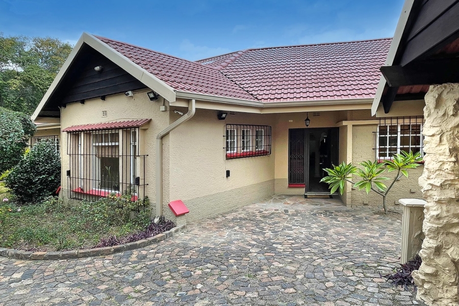 5 Bedroom Property for Sale in Bryanston Gauteng