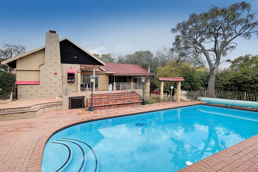 5 Bedroom Property for Sale in Bryanston Gauteng