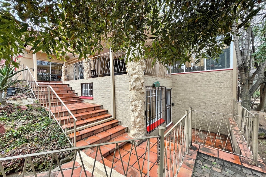 5 Bedroom Property for Sale in Bryanston Gauteng