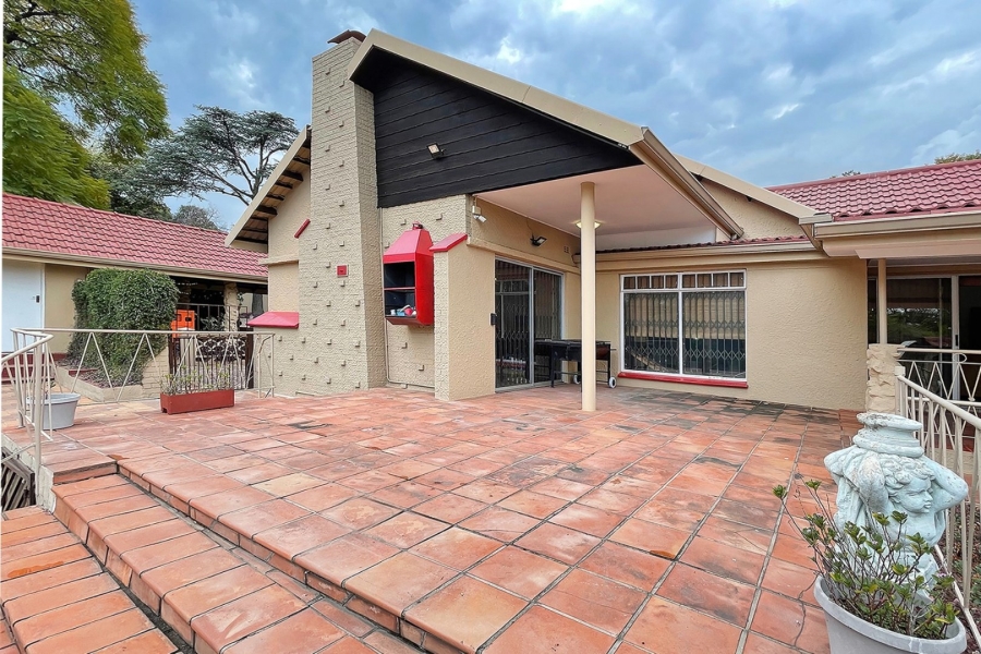 5 Bedroom Property for Sale in Bryanston Gauteng