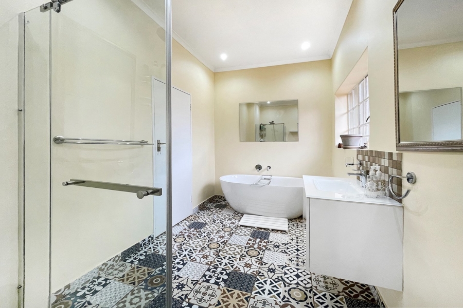 5 Bedroom Property for Sale in Bryanston Gauteng