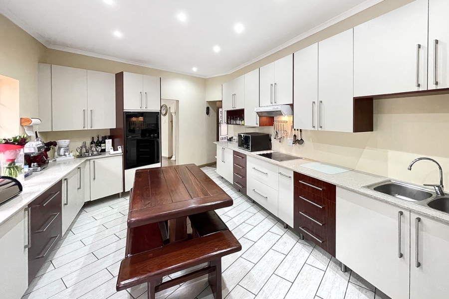 5 Bedroom Property for Sale in Bryanston Gauteng