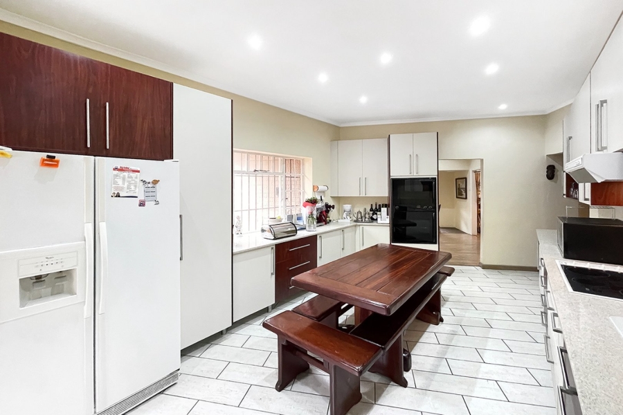 5 Bedroom Property for Sale in Bryanston Gauteng