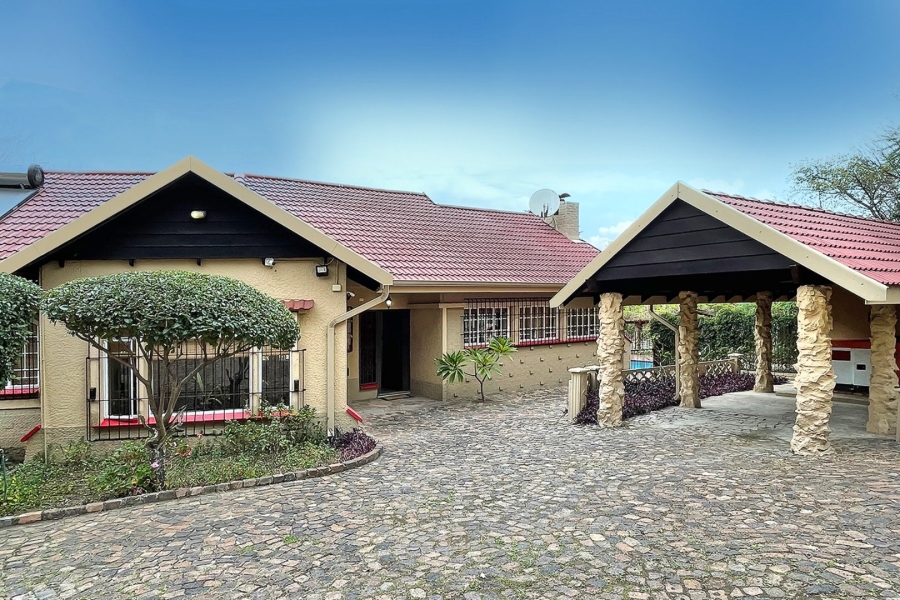 5 Bedroom Property for Sale in Bryanston Gauteng