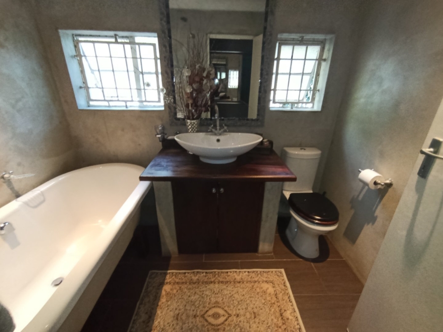 To Let 4 Bedroom Property for Rent in Highlands North Gauteng