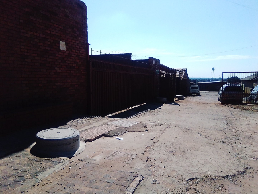 To Let commercial Property for Rent in Mqantsa Gauteng