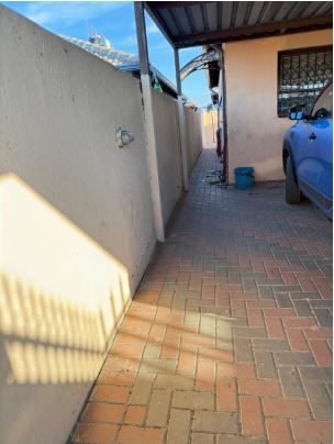 2 Bedroom Property for Sale in Clayville Gauteng