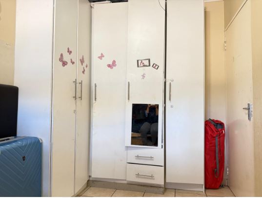 2 Bedroom Property for Sale in Clayville Gauteng
