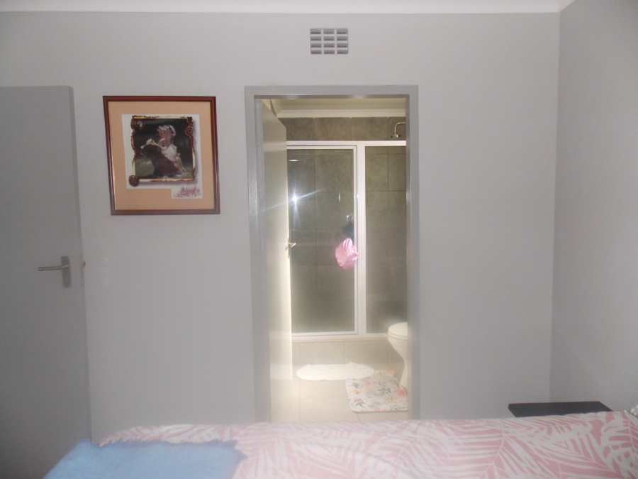 To Let 3 Bedroom Property for Rent in Sky City Gauteng