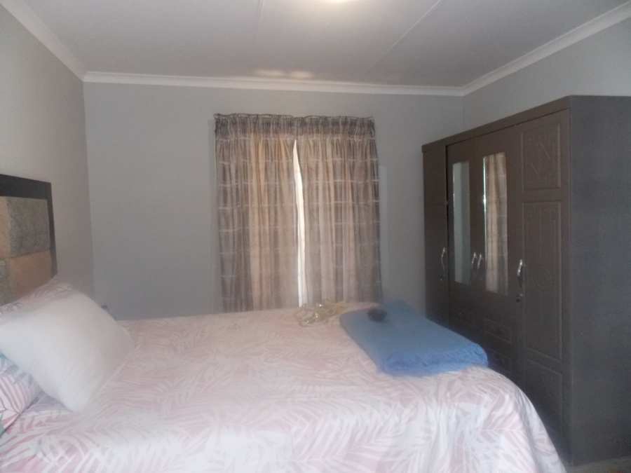 To Let 3 Bedroom Property for Rent in Sky City Gauteng