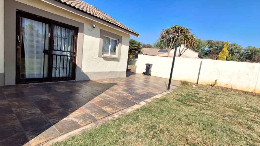 2 Bedroom Property for Sale in Theresa Park Gauteng