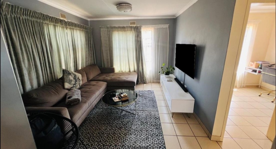 3 Bedroom Property for Sale in Clayville Gauteng