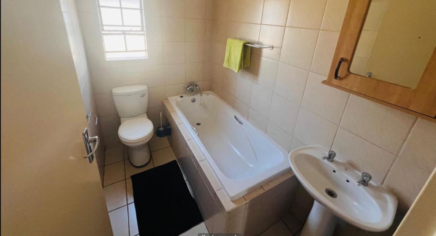 3 Bedroom Property for Sale in Clayville Gauteng