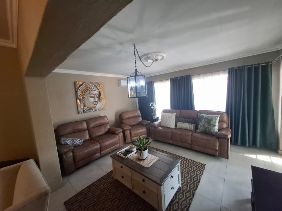 6 Bedroom Property for Sale in Croydon Gauteng