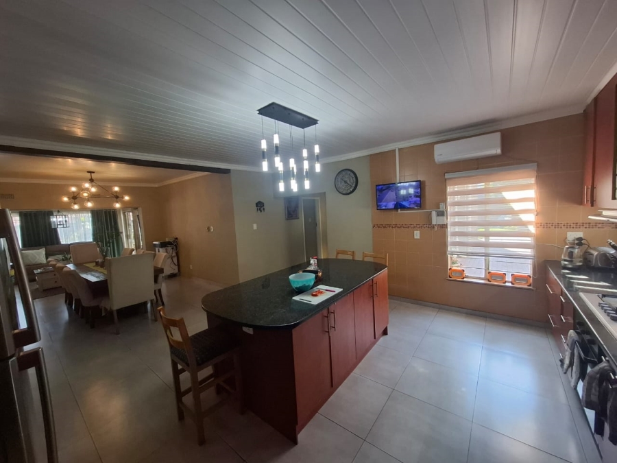 6 Bedroom Property for Sale in Croydon Gauteng