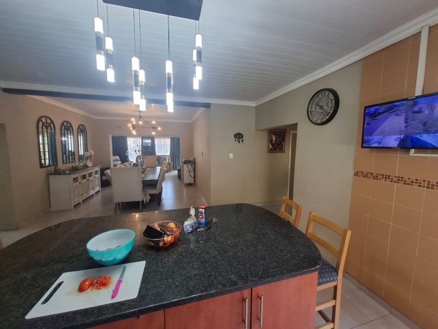 6 Bedroom Property for Sale in Croydon Gauteng