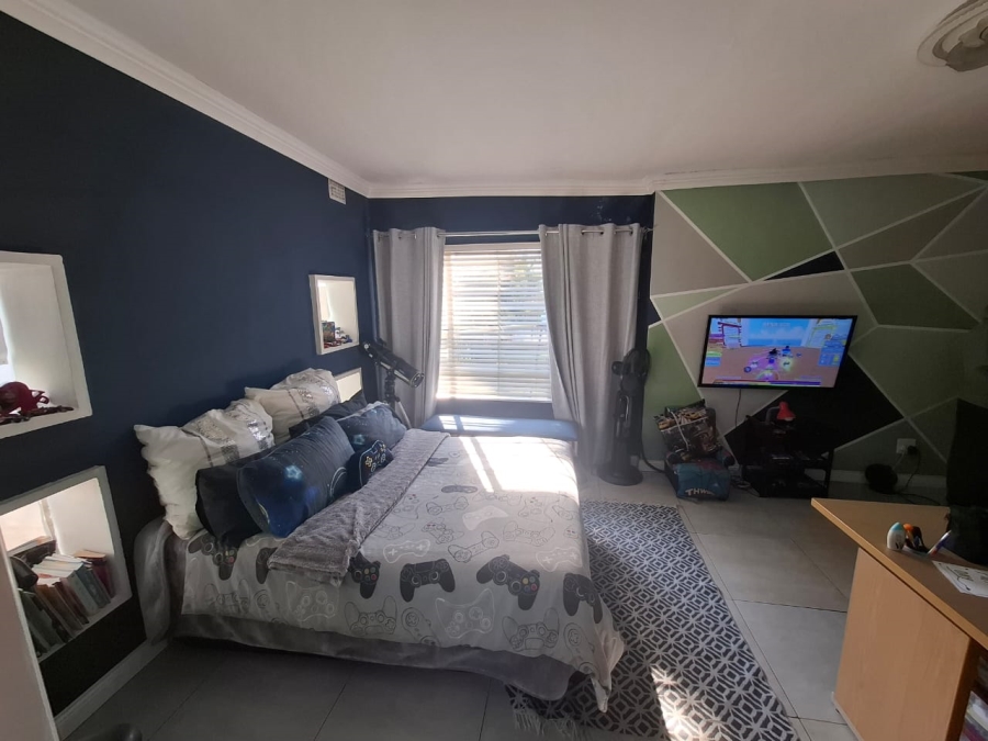 6 Bedroom Property for Sale in Croydon Gauteng