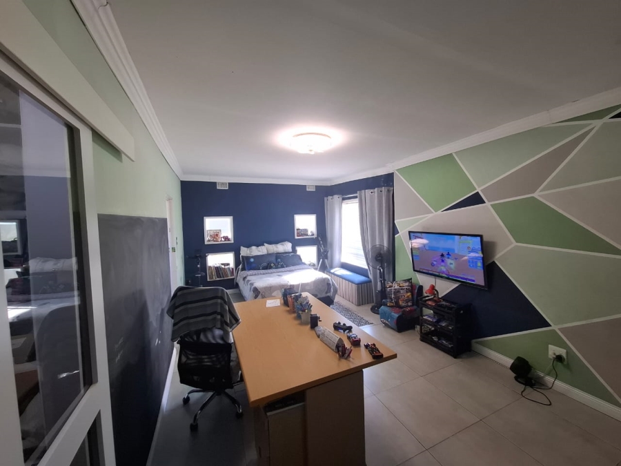 6 Bedroom Property for Sale in Croydon Gauteng