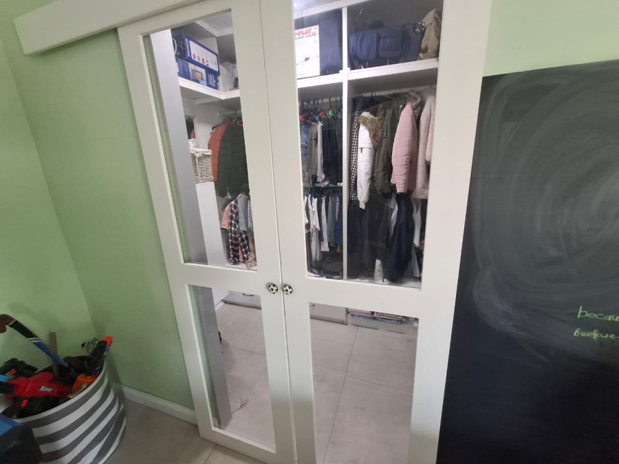 6 Bedroom Property for Sale in Croydon Gauteng