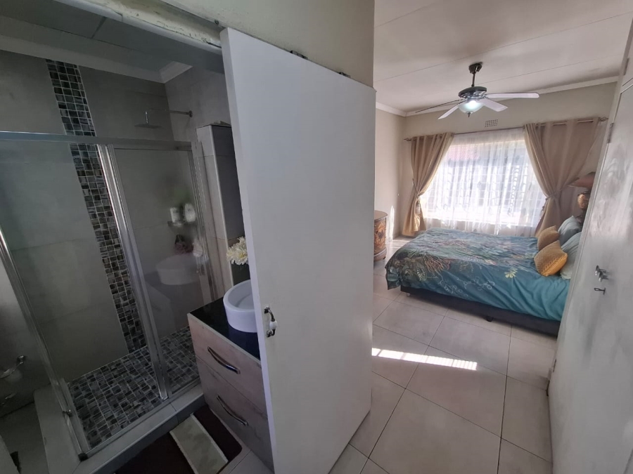 6 Bedroom Property for Sale in Croydon Gauteng