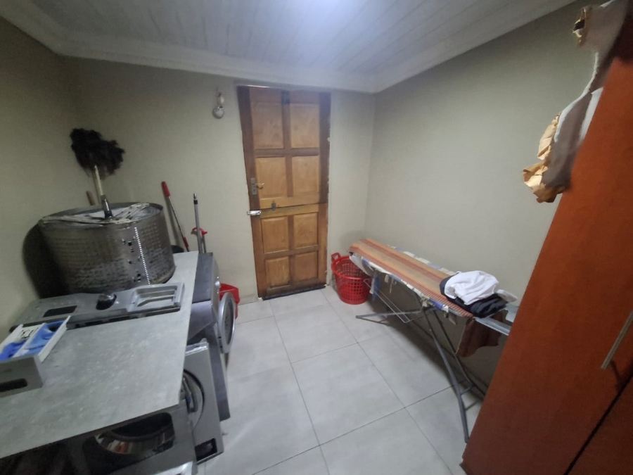 6 Bedroom Property for Sale in Croydon Gauteng