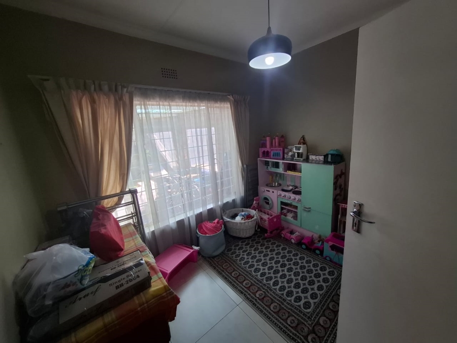 6 Bedroom Property for Sale in Croydon Gauteng