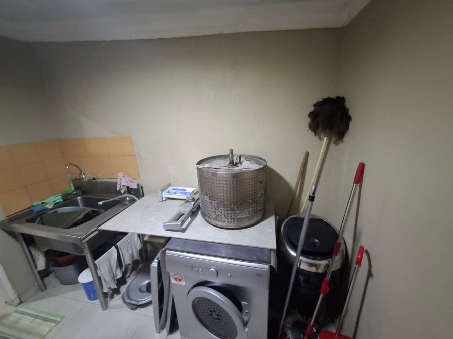 6 Bedroom Property for Sale in Croydon Gauteng