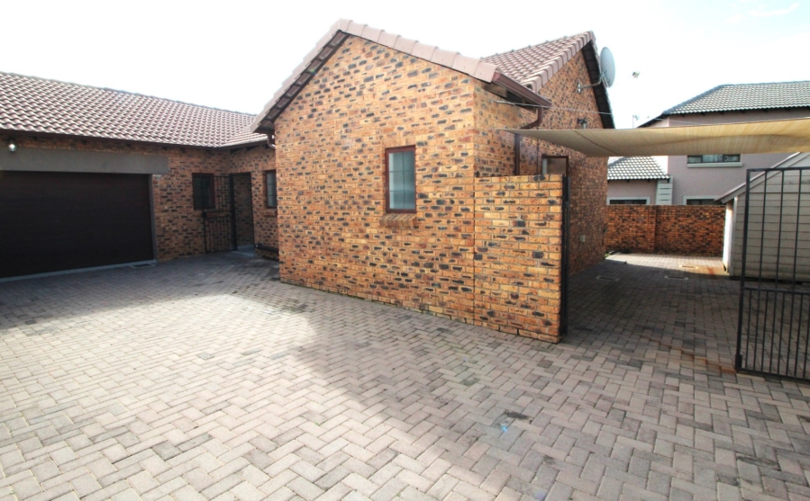 3 Bedroom Property for Sale in Thatchfield Hills Gauteng
