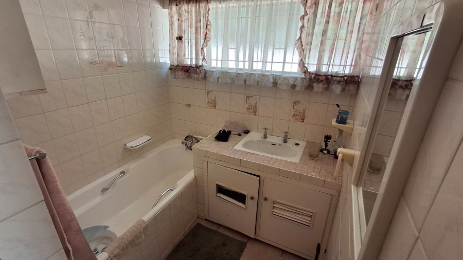 4 Bedroom Property for Sale in Sinoville Gauteng