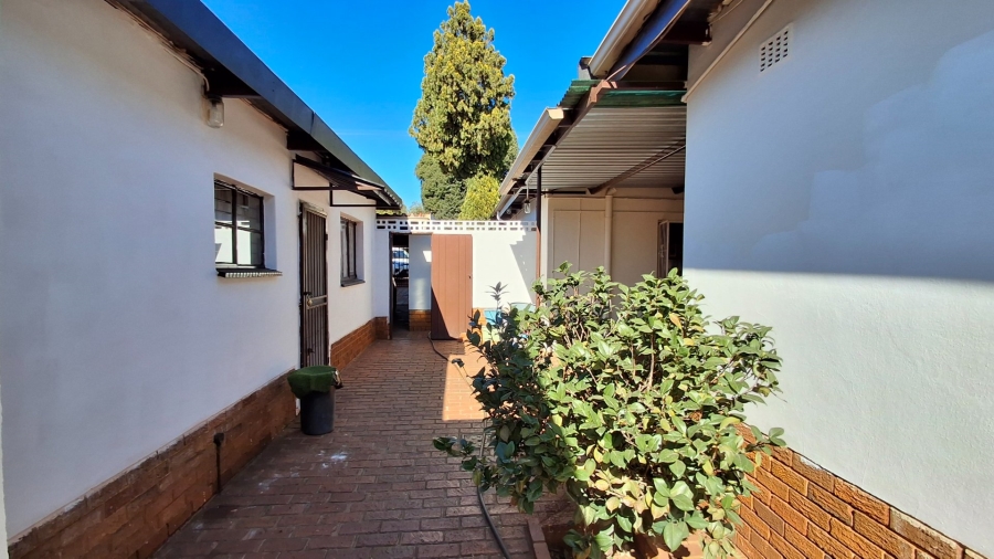 4 Bedroom Property for Sale in Sinoville Gauteng