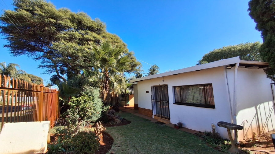 4 Bedroom Property for Sale in Sinoville Gauteng