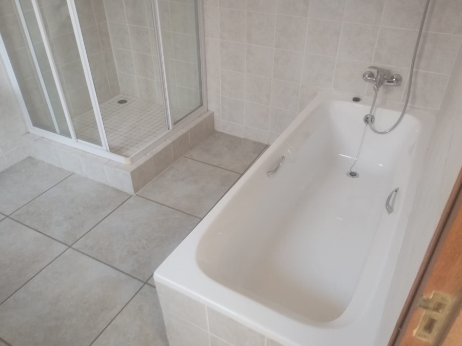 To Let 3 Bedroom Property for Rent in Hurlyvale Gauteng