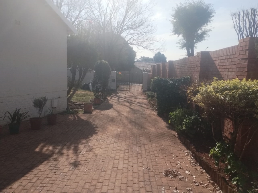 To Let 3 Bedroom Property for Rent in Hurlyvale Gauteng
