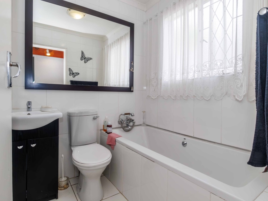 To Let 2 Bedroom Property for Rent in Eden Glen Gauteng