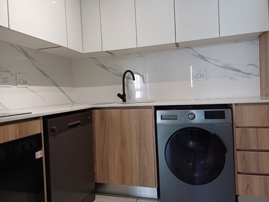 To Let 1 Bedroom Property for Rent in Waterfall Gauteng